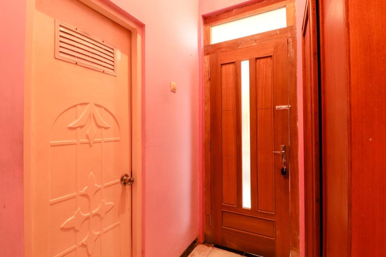 The Joglo Family Hotel Magelang Buitenkant foto