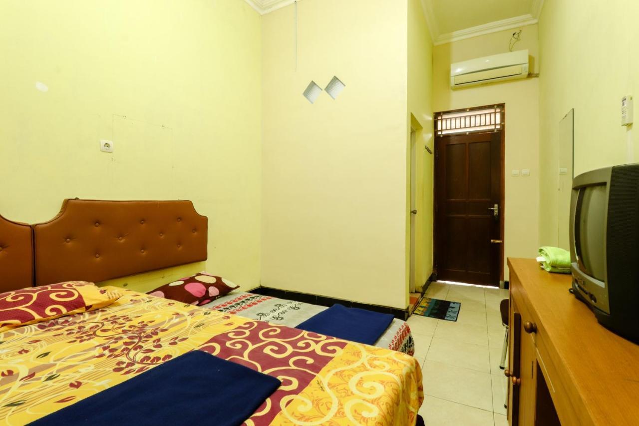 The Joglo Family Hotel Magelang Buitenkant foto