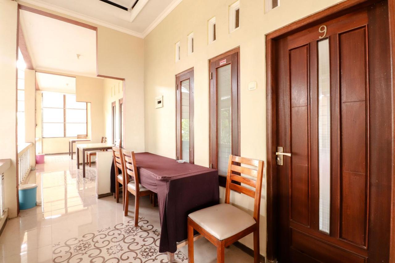 The Joglo Family Hotel Magelang Buitenkant foto