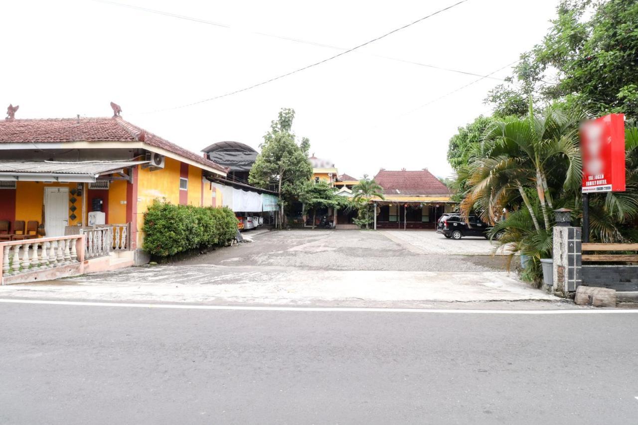The Joglo Family Hotel Magelang Buitenkant foto