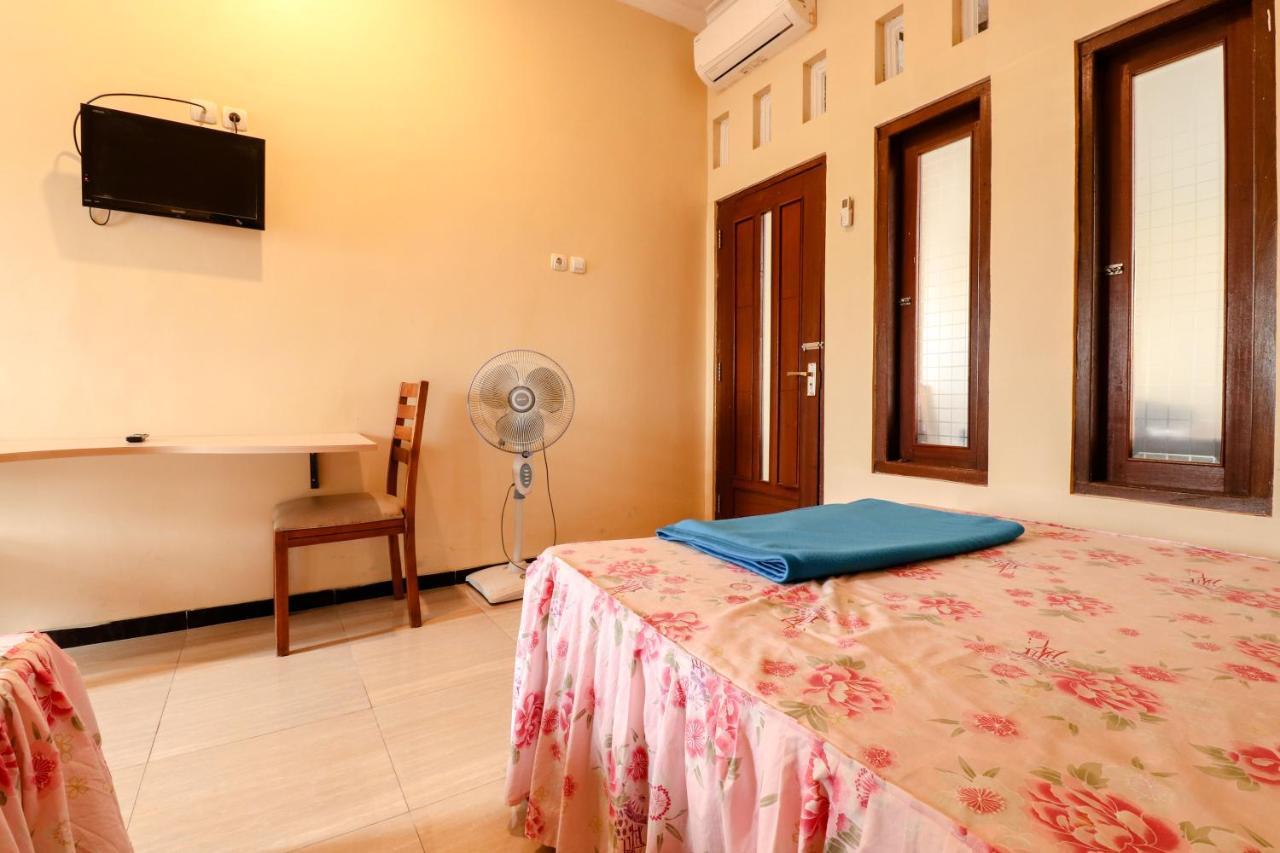 The Joglo Family Hotel Magelang Buitenkant foto