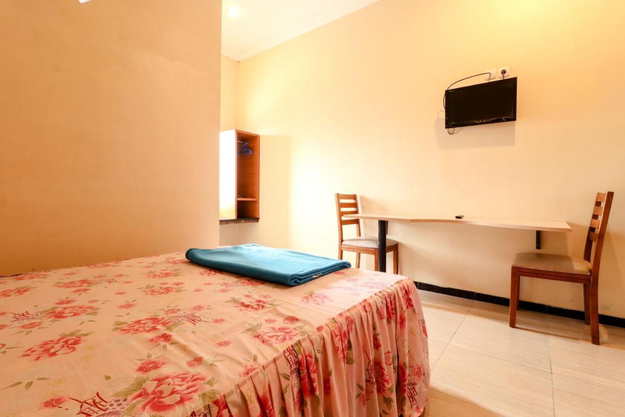 The Joglo Family Hotel Magelang Buitenkant foto
