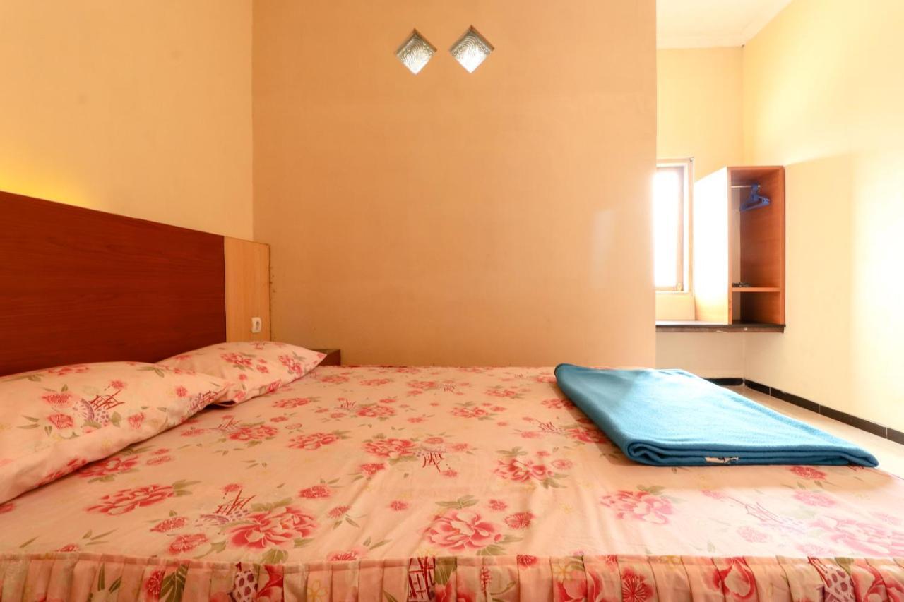 The Joglo Family Hotel Magelang Buitenkant foto